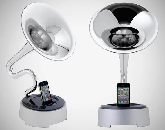 The Apple iPhone Trumstand