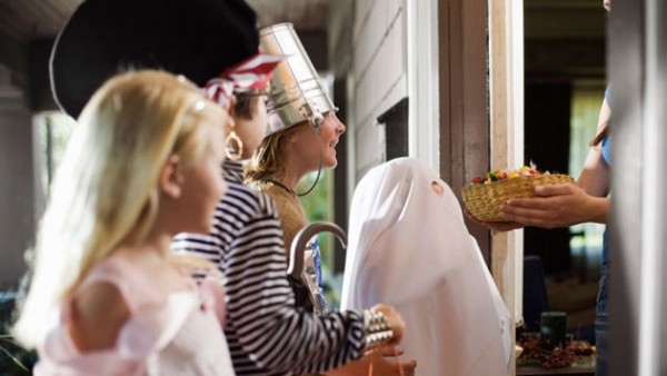 The Ghouls Are Coming: 12 Halloween Candies that Should Get Your House Egged