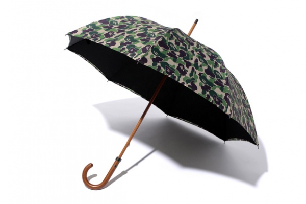 mr-bathing-ape-x-london-undercover-2013-spring-mr-abc-umbrella-1