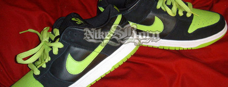 Nike SB Black/Neon Dunk Sample
