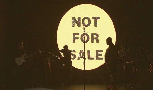 Kanye West Performs New Songs On SNL: “Black Skinhead” And “New Slave”