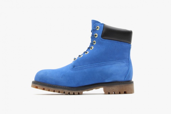 atmos-timberland-6-inch-premium-blue-suede-boots-03